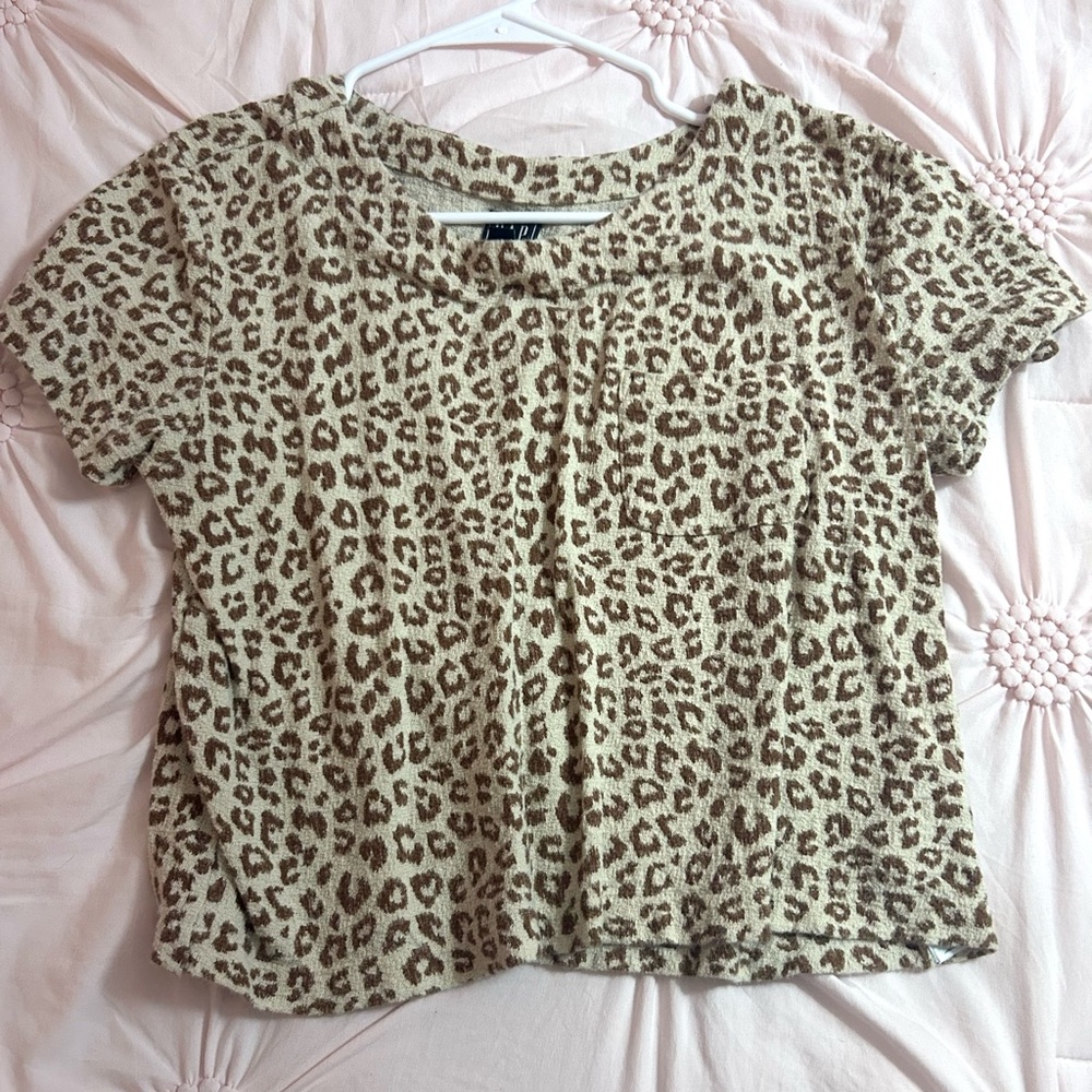 Gap cheetah print top